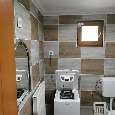 Szabadsag Vendeghaz 2 * Tiszaújváros